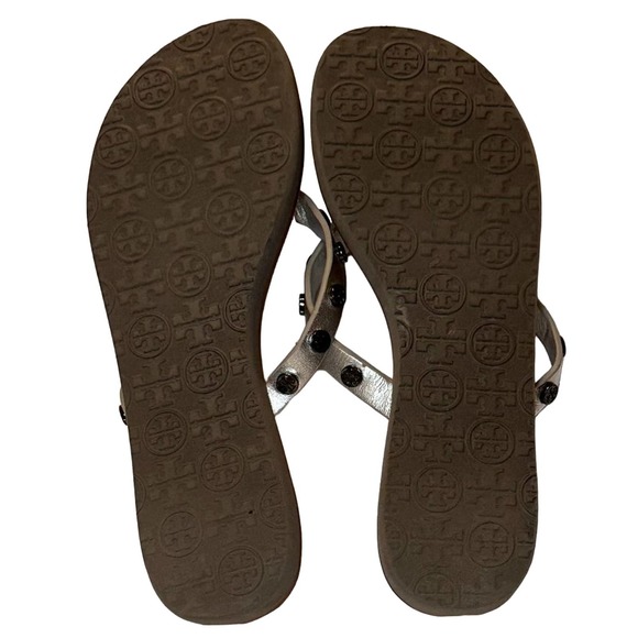 Tory Burch - Logo T Stud thong Sandals, Silver toned - Picture 5 of 8
